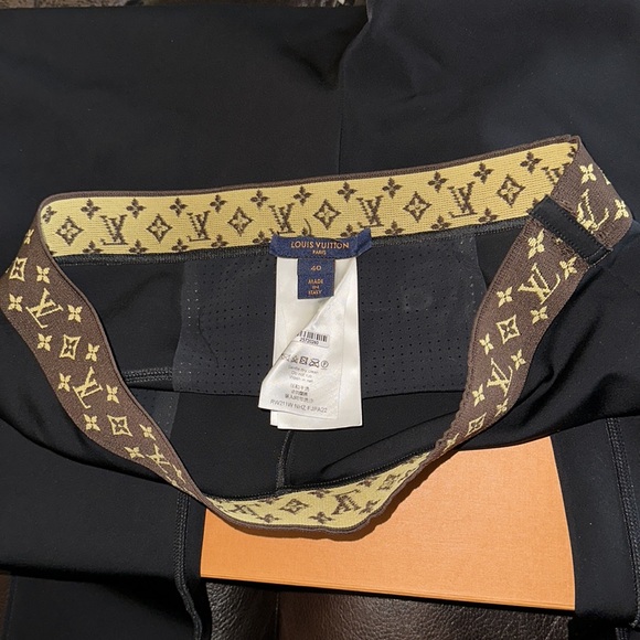 Louis Vuitton Leggings With Monogram Elastic Belt - Picture 7 of 7